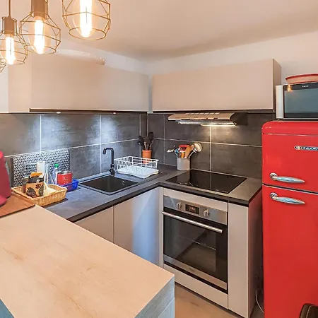 Apartment 3 Bedroom Awesome In *