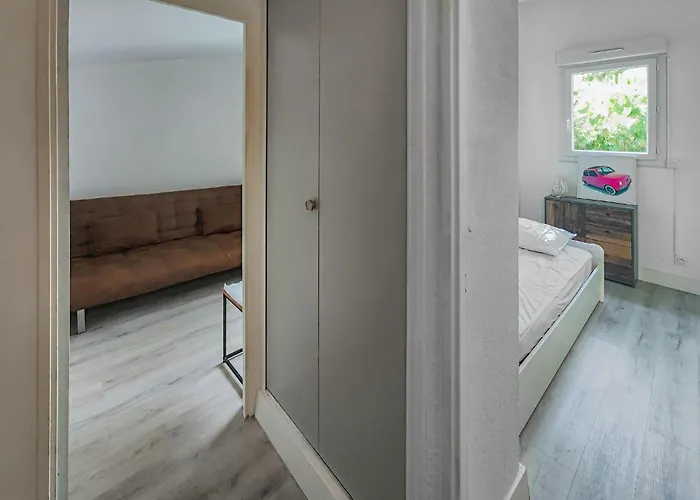 Apartment 3 Bedroom Awesome In Agde