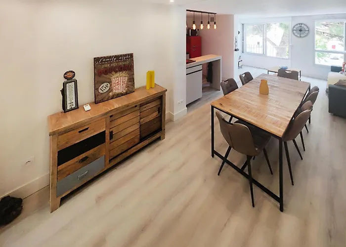 3 Bedroom Awesome In *