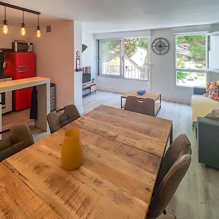 公寓 3 Bedroom Awesome In *