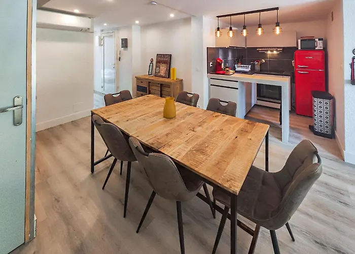 3 Bedroom Awesome In Appartamento Agde