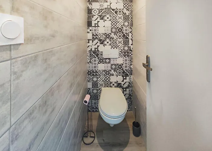 3 Bedroom Awesome In Appartamento Agde